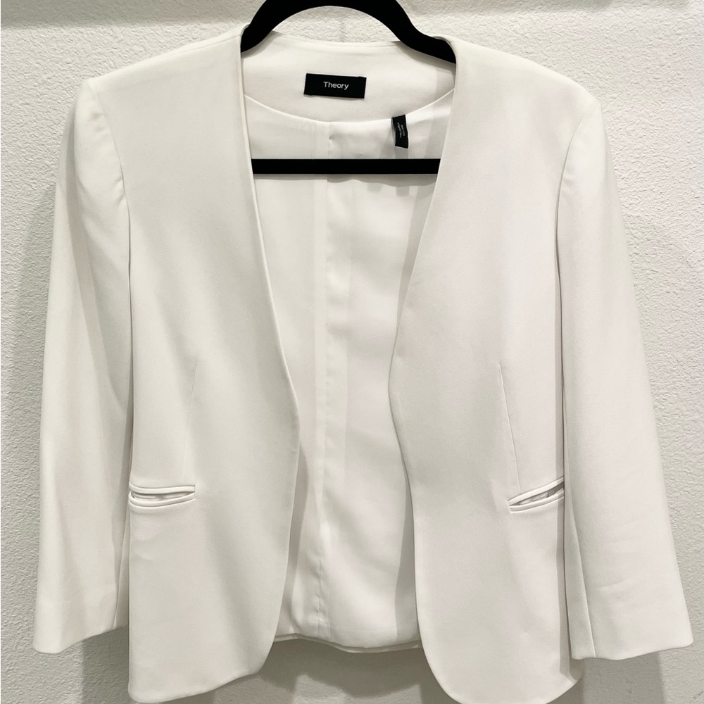 Theory white blazer size 2 collarless